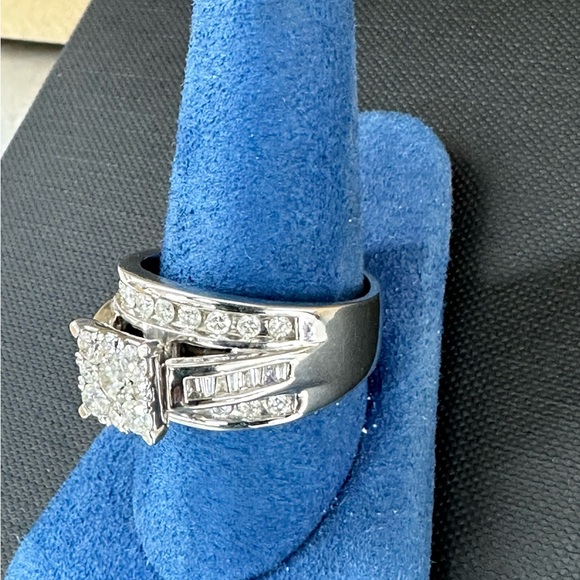 Beautiful CERTIFIED JEWELRY!!! Authentic and New!Platinum, Diamond Wedding Ring. - Picture 4 of 7